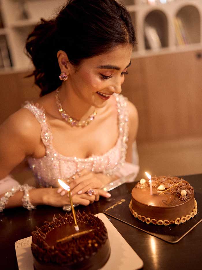 Paparazzi surprises Pooja Hegde