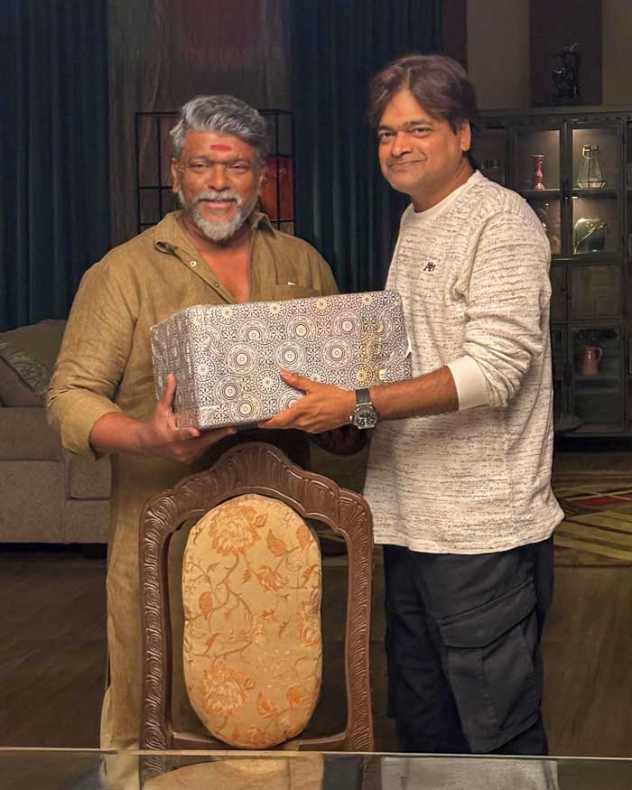 Parthiban Heartfelt Gesture To Harish Shankar For UBS