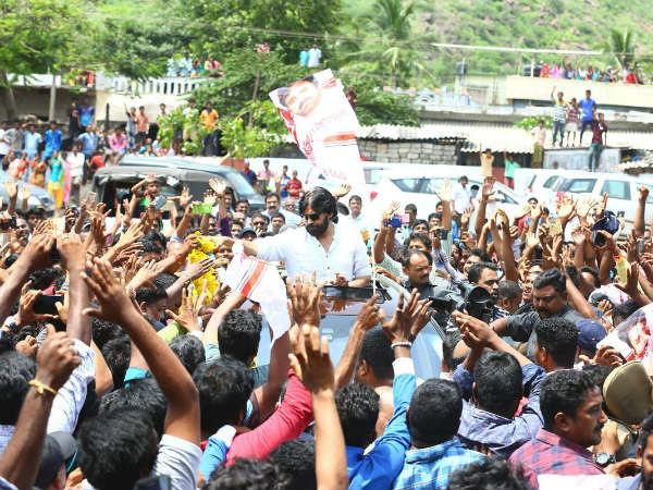 Pawan Kalyan's Bus Yatra Success for Three Reasons