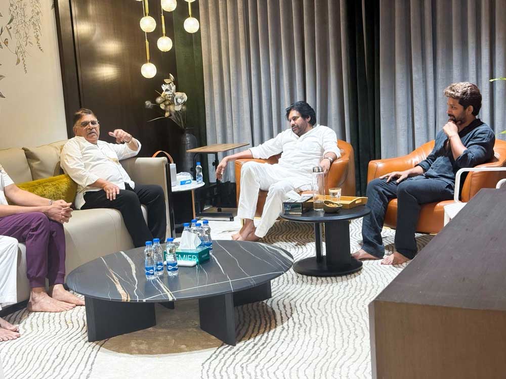 Pawan Kalyan Consoles Allu Family