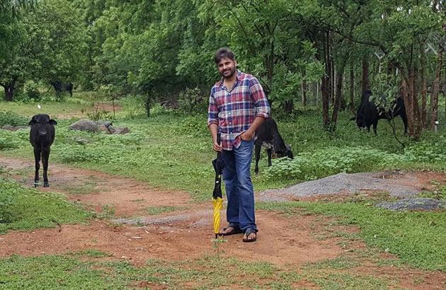 Pawan Kalyan's Simple Look in Farmhouse