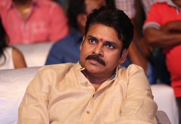 Pawan Kalyan Watched Khaidi Number 150!