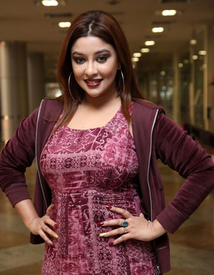Payal Ghosh Foolish Tweet on RRR