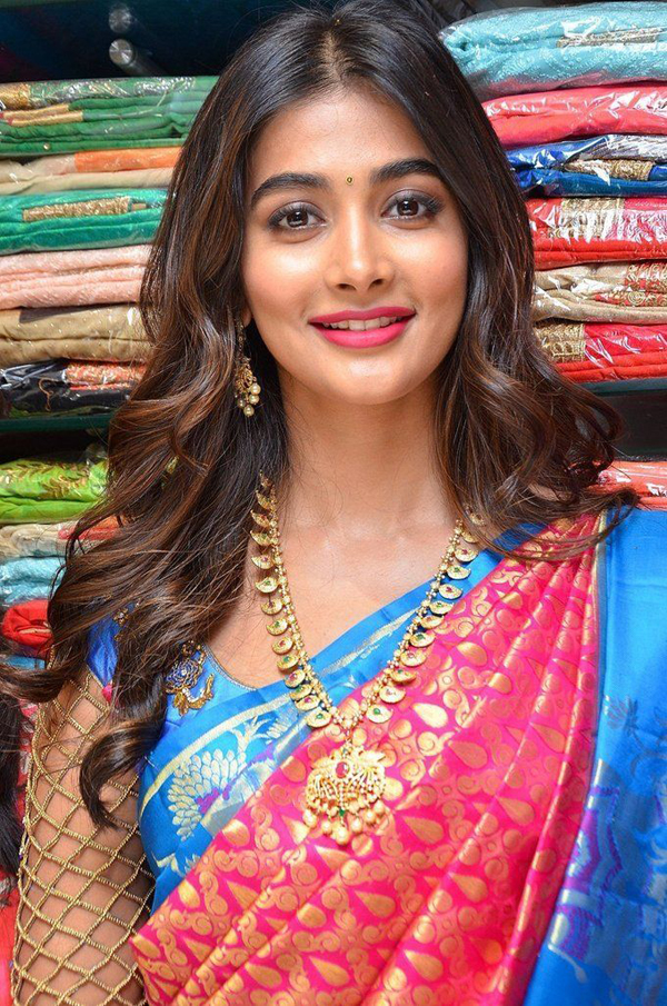 Pooja Hegde shares her saree scares