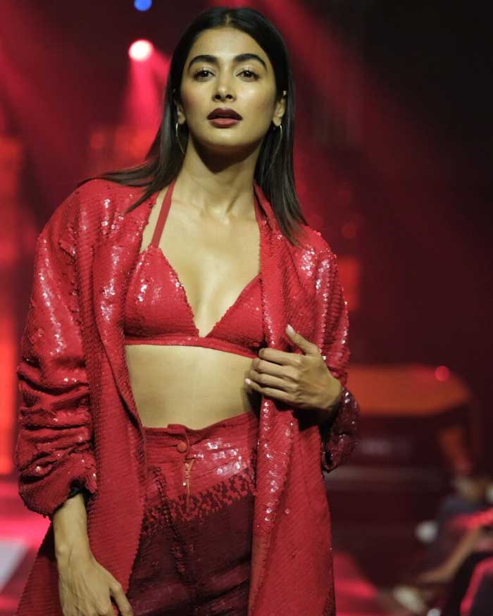 Pooja Raises Heat In Red