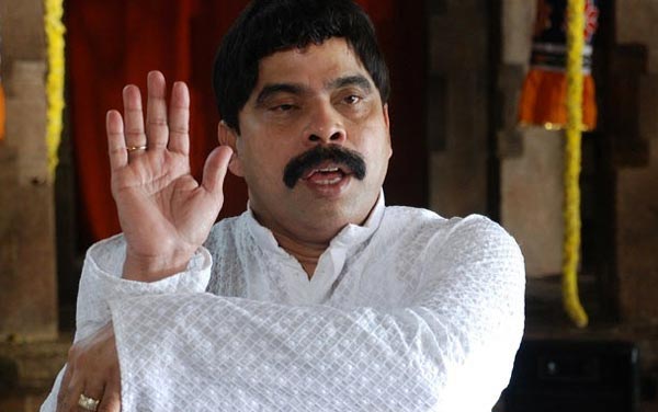 Power Star Srinivasan Received His Fans Phone Call 