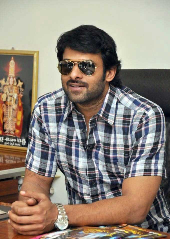 Prabhas wishes Team 'Rudhramadevi' for the Movie's Success