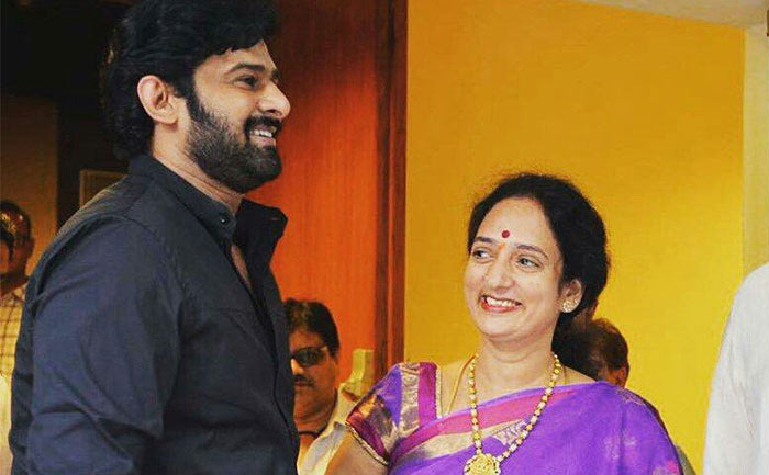 Will Prabhas fulfill his aunt Shyamala Devi dream project | cinejosh.com