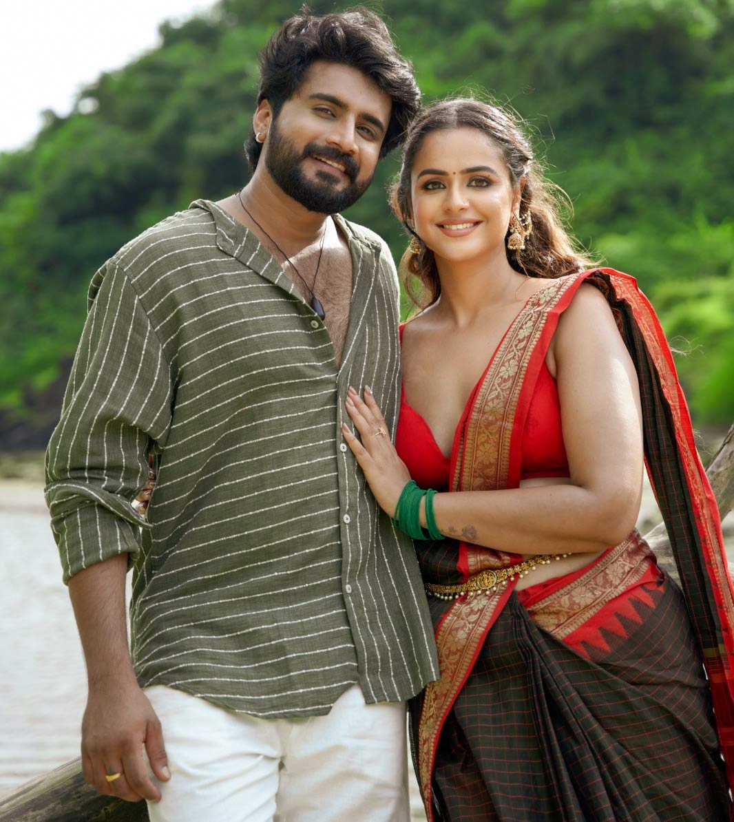 Prachi Tehlan and Nikhil Maliyakkal Cast a Spell in Thenela Vanala