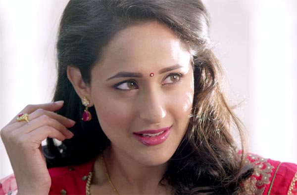 Pragnya Jaiswal Bags Bumper Role in Nakshatram