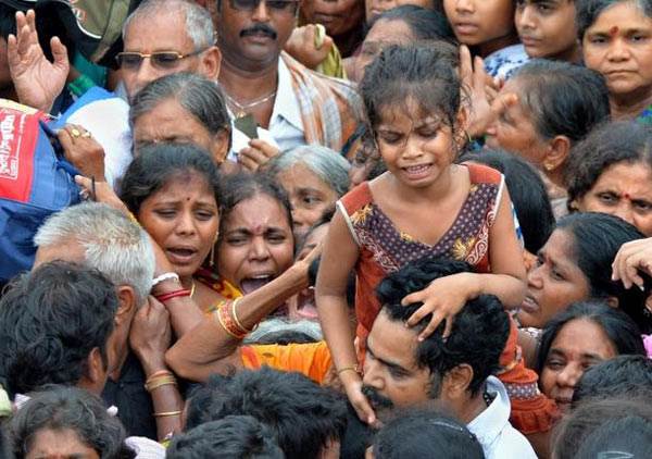 President, PM condole loss of lives in Godavari Pushkaralu stampede