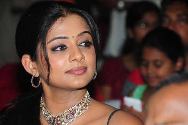 Priyamani As Sasikala In Thalaivi