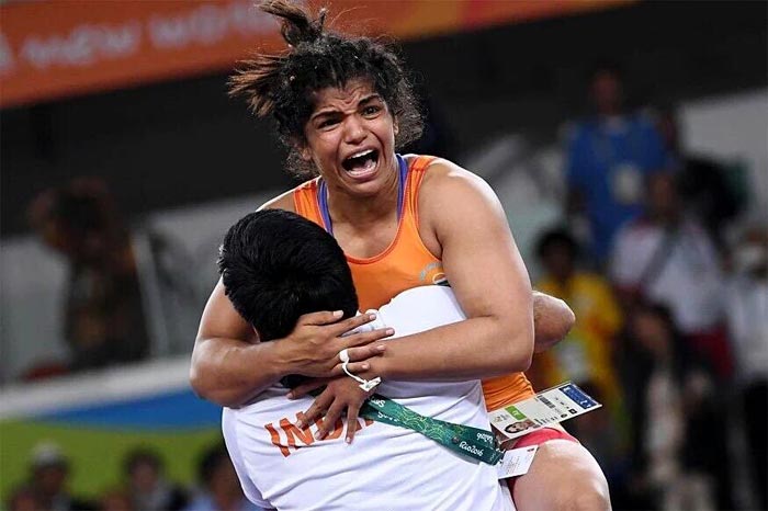 Public Reactions on Sakshi Malik Bronze At Rio