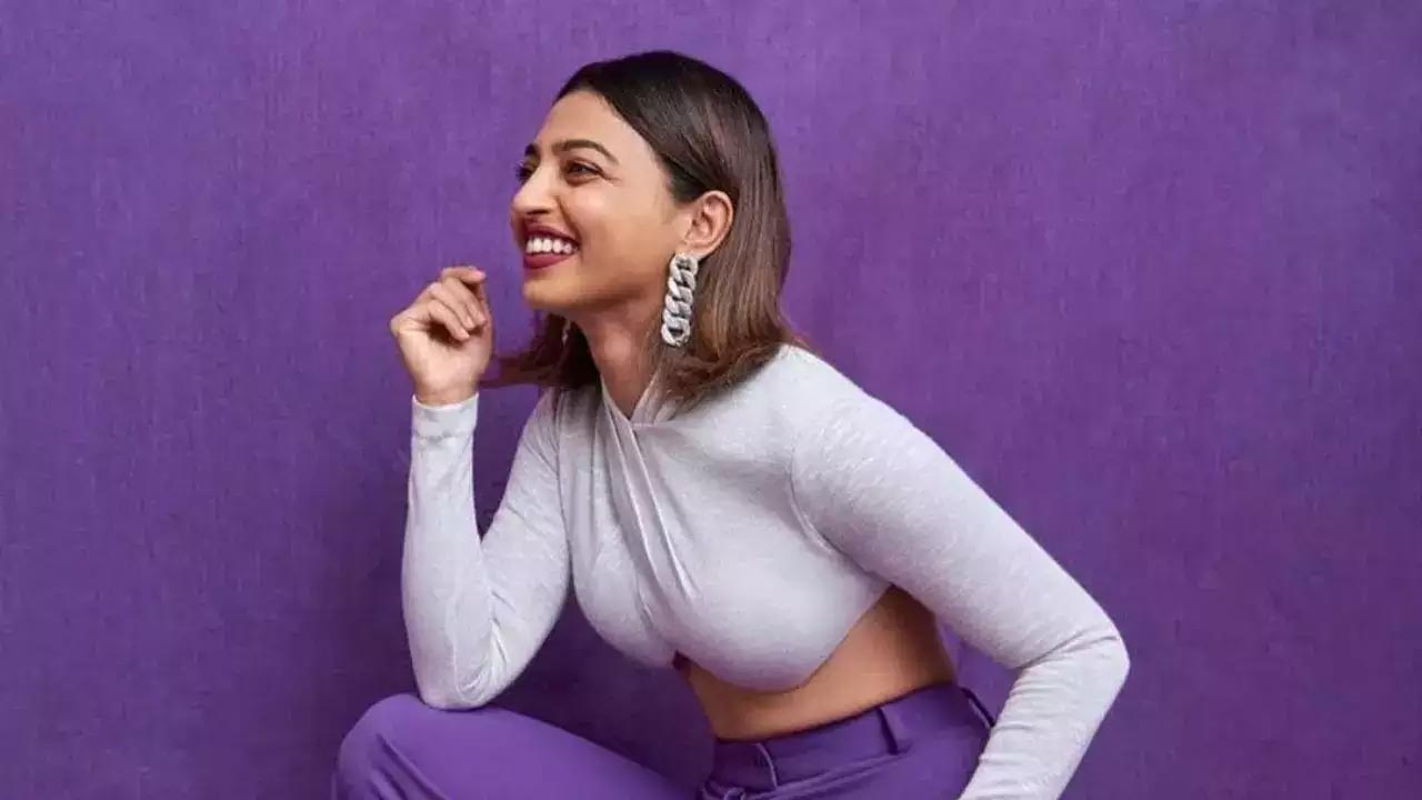 Radhika Apte bold talk on stripping, b00bs job