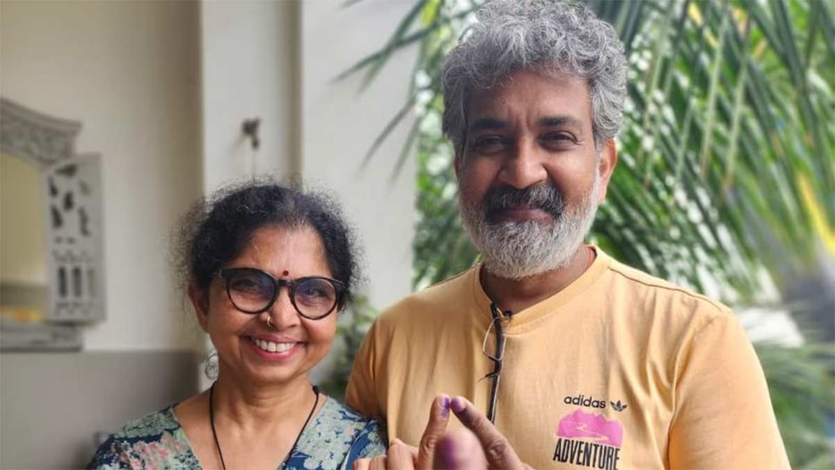 Rajamouli lands in Hyd for Dubai for elections