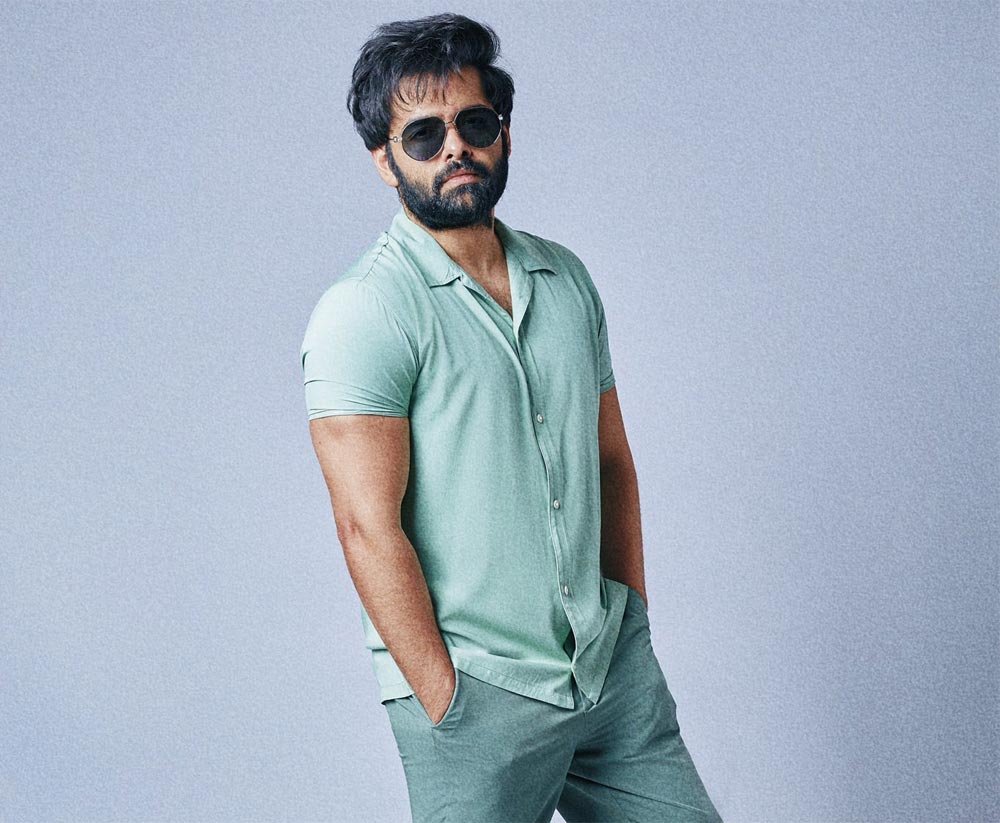 Ram Pothineni taking on 300 thugs