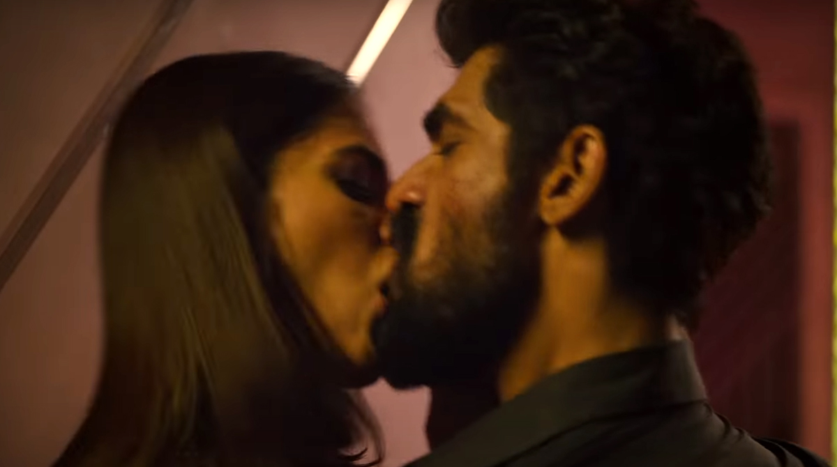 Rana crushes with intense liplocks