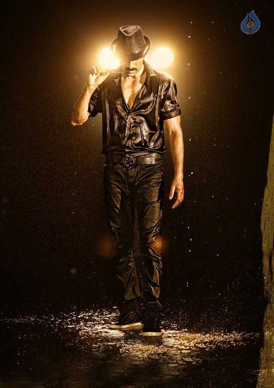 Ravi Teja's Muscular Looks in 'Bengal Tiger'!