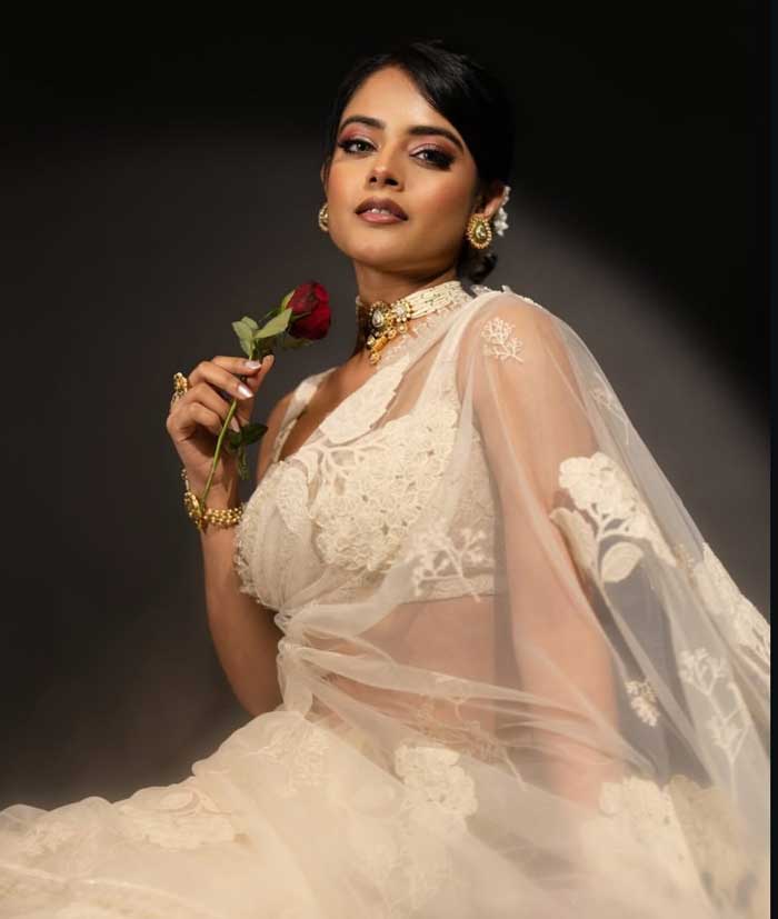 Riddhi Kumar on Prabhas saree