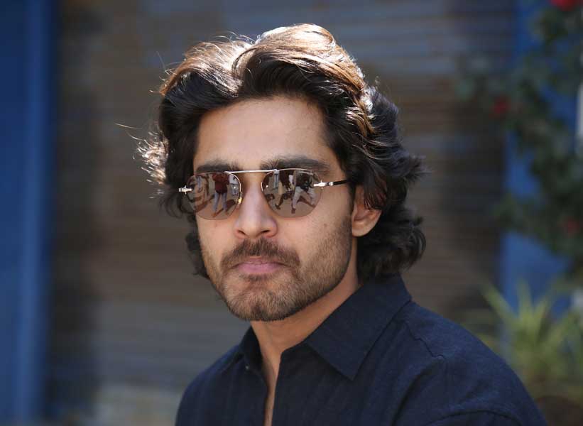 Roshan getting flooded with offers