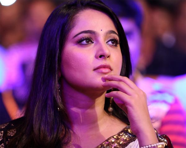 Rudhramadevi, Size Zero - Anushka in Trouble