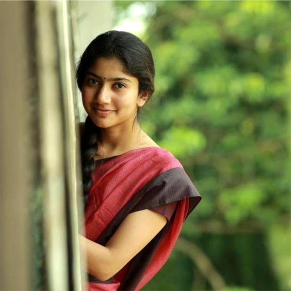 Sai Pallavi, Santhanam in Selva Raghavan Direction