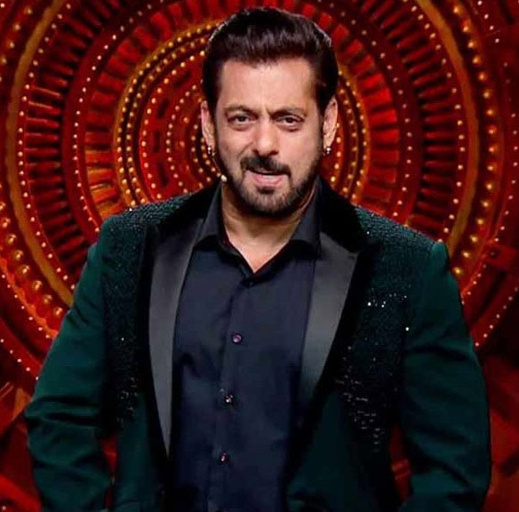 Salman caught smoking, netizens troll