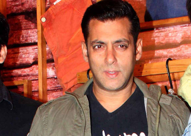 Salman Retracts His Controversial Tweets