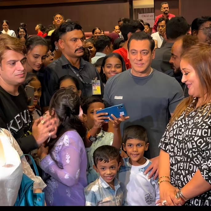 Salman watches Tiger 3 special screening