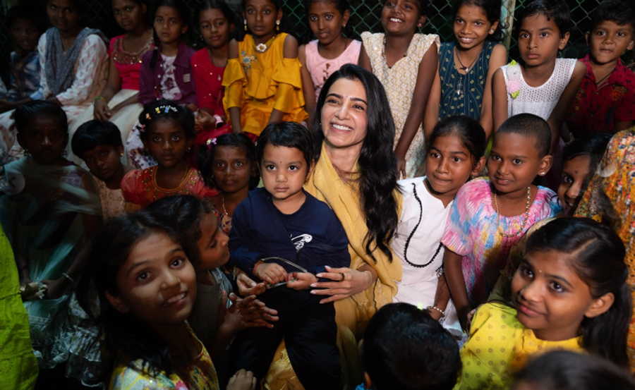 Samantha delights Diwali differently