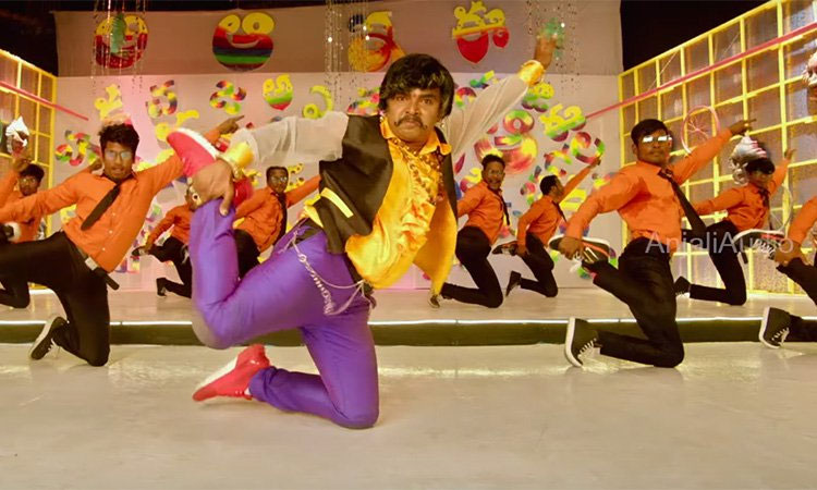 Sampoornesh Babu Threatens Big Stars