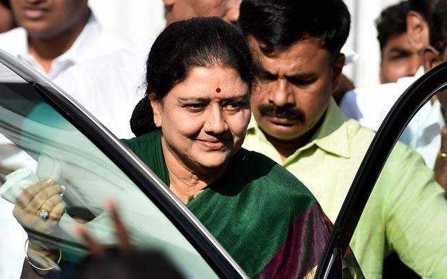 Sasikala Gets an Advantage