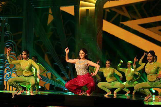 Sayyesha's Impressive Performance at SIIMA