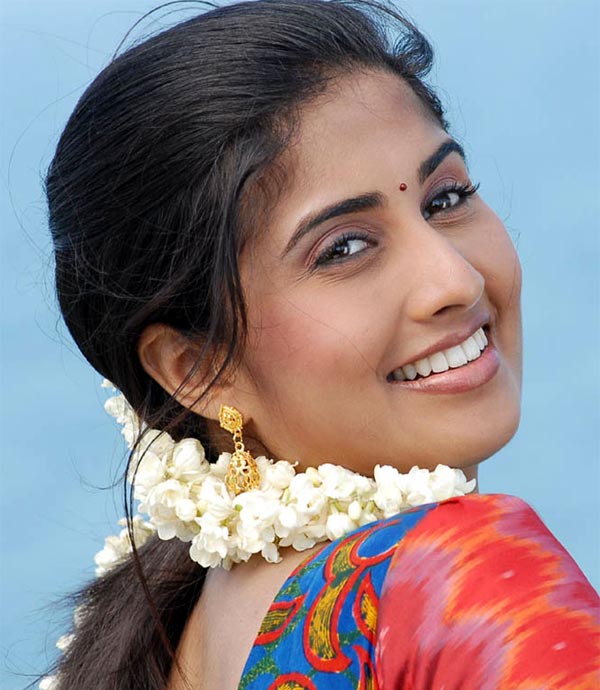 Shamili Doing Veera Sivaji with Vikram Prabhu