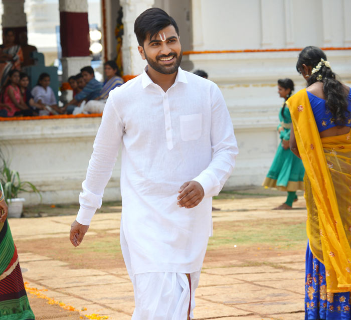 Sharwanand in Mahanubhavudu