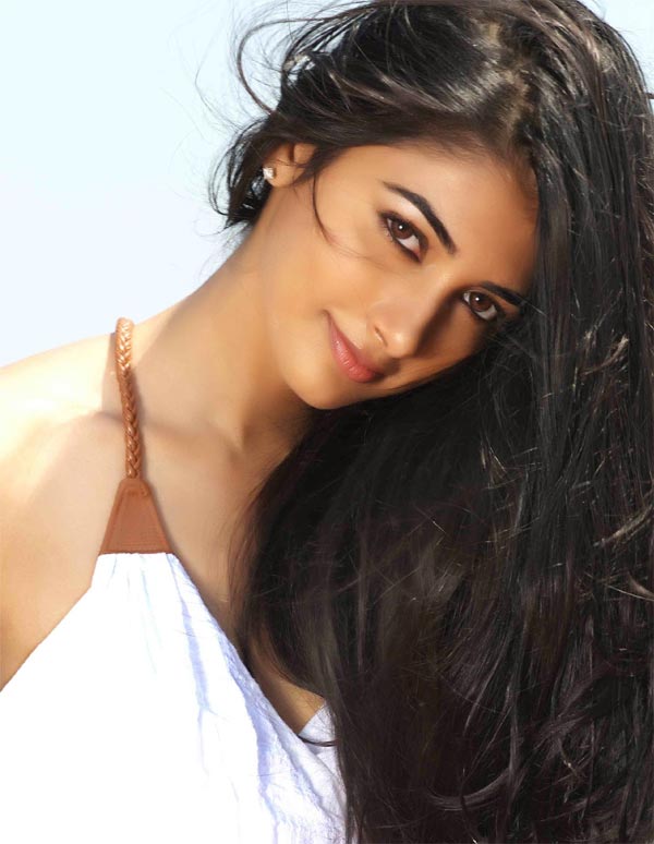 DJ Heroine Pooja Hegde Interview Photos | Moviegalleri.net