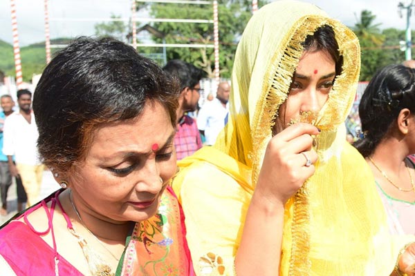 Shriya Visits Tirumala