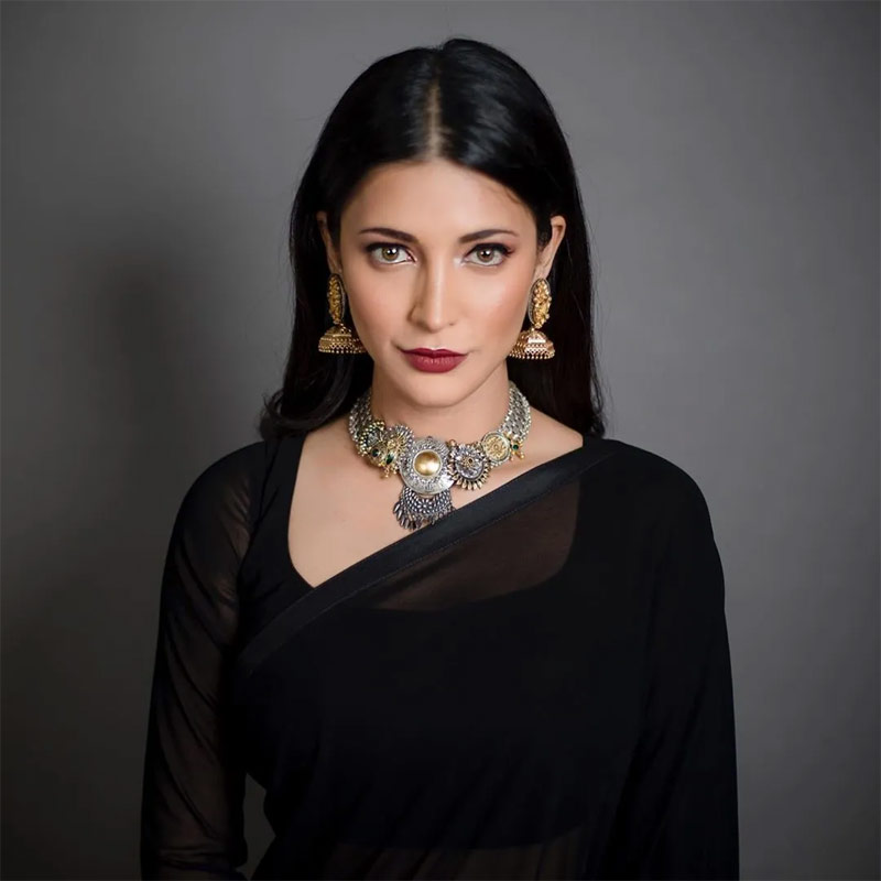 Shruti Haasan contracts corona