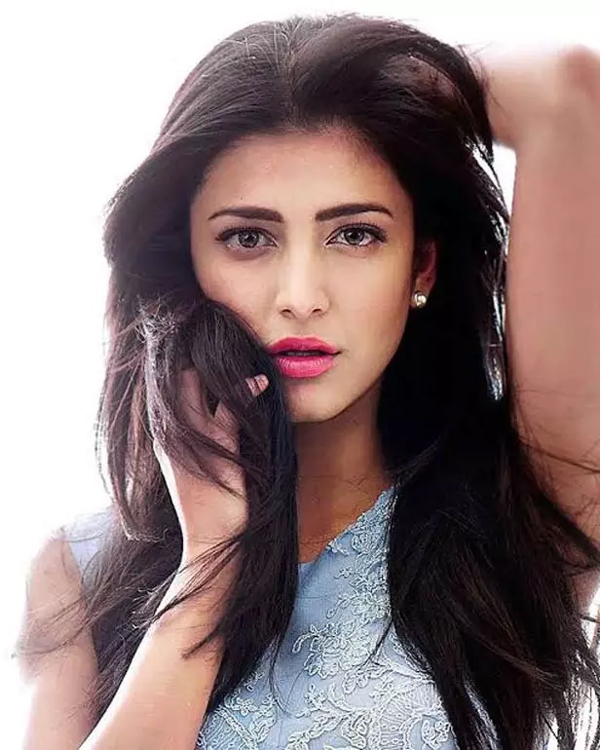 Shruti Haasan Says She Loves Cigerette Smell