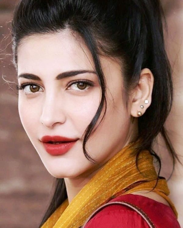 The Ageless Beauty: Shruti Haasan's Age Revealed - Personal Life and Relationships of Shruti Haasan