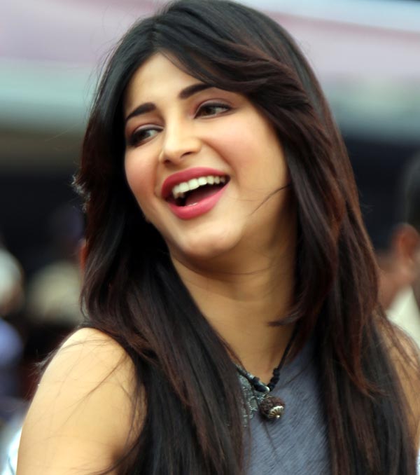 Shruti Hasan To Adopt Village in Tamil Nadu