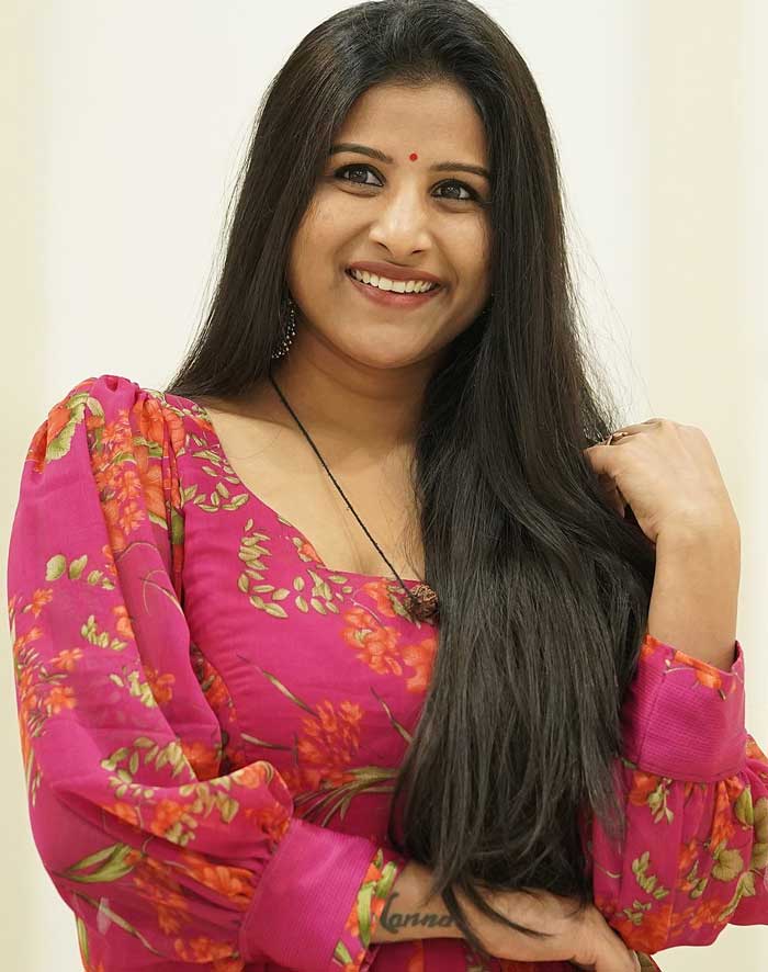 Singer Mangli lands in trouble