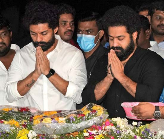 Sr NTR Jayanthi: NTR,Kalyan Ram pay tributes