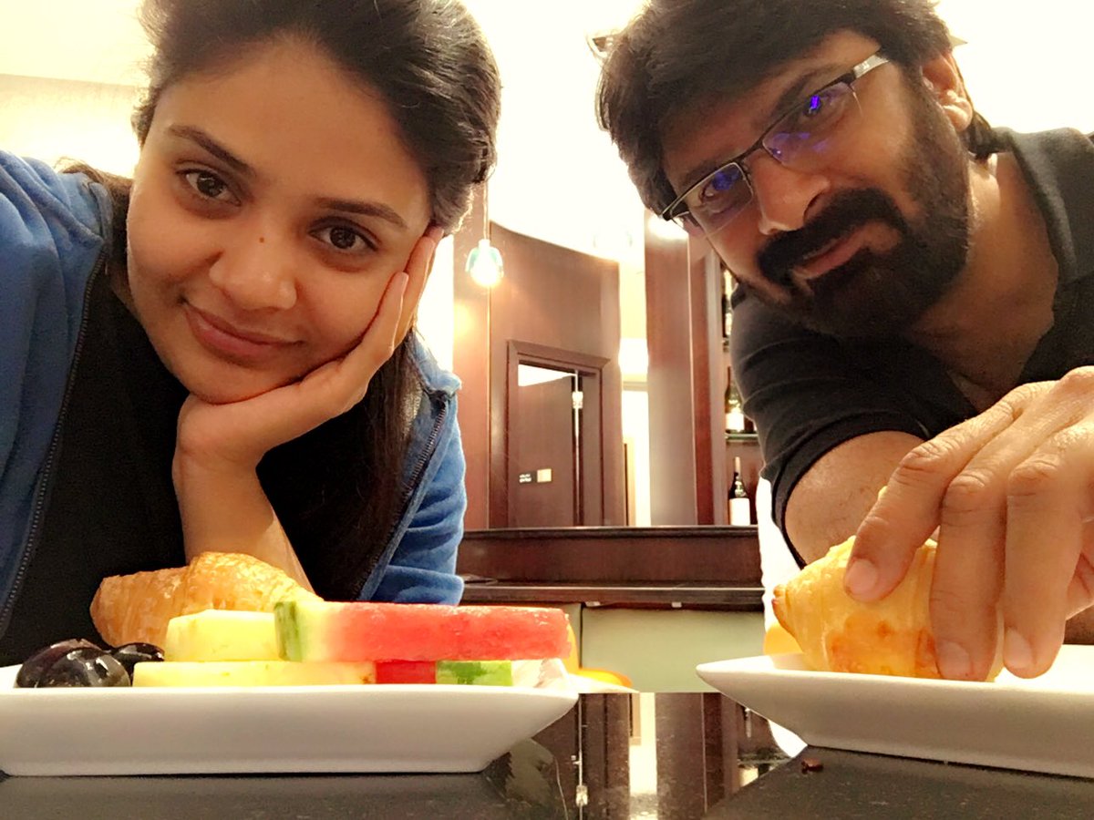 Sreemukhi with father