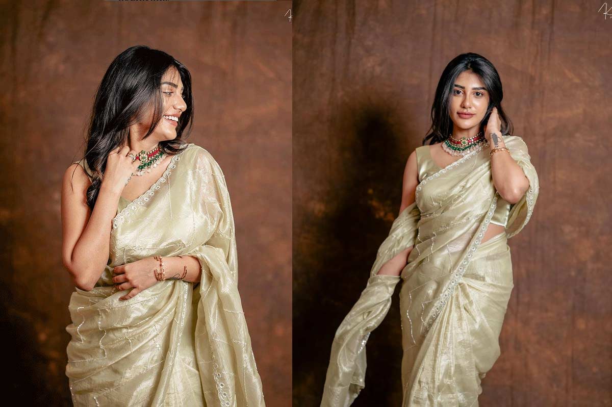 Supritha Naidu turns sensuous in saree | cinejosh.com