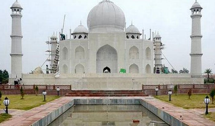 Taj Mahal Missed in UP Tourism Booklet