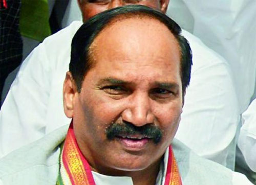 Telangana became a reality due to Sonia Gandhi: Uttam