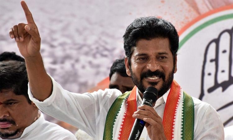 TPCC Chief Revanth Reddy, MLA Seethakka watch  Republic