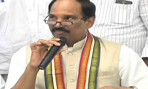 TRS Govt cheating jobless youth: Uttam