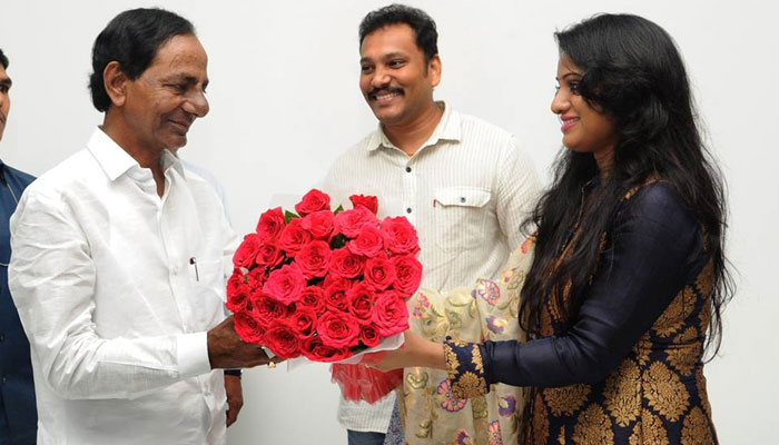 Udayabhanu Meets CM KCR